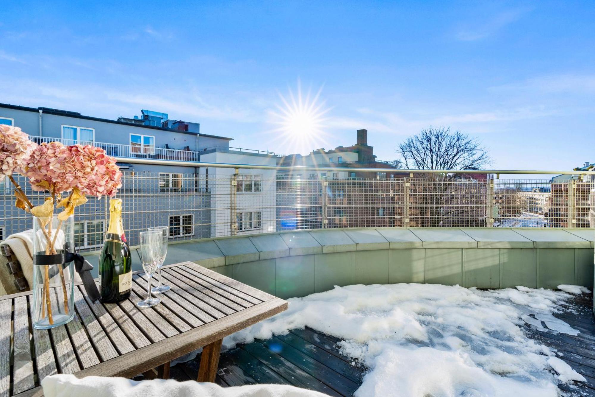 Top Floor With Balcony - Super Central - 5 Pax Oslo Exterior foto